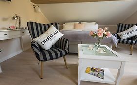Nostalgie-Nest mit Boxspringbett